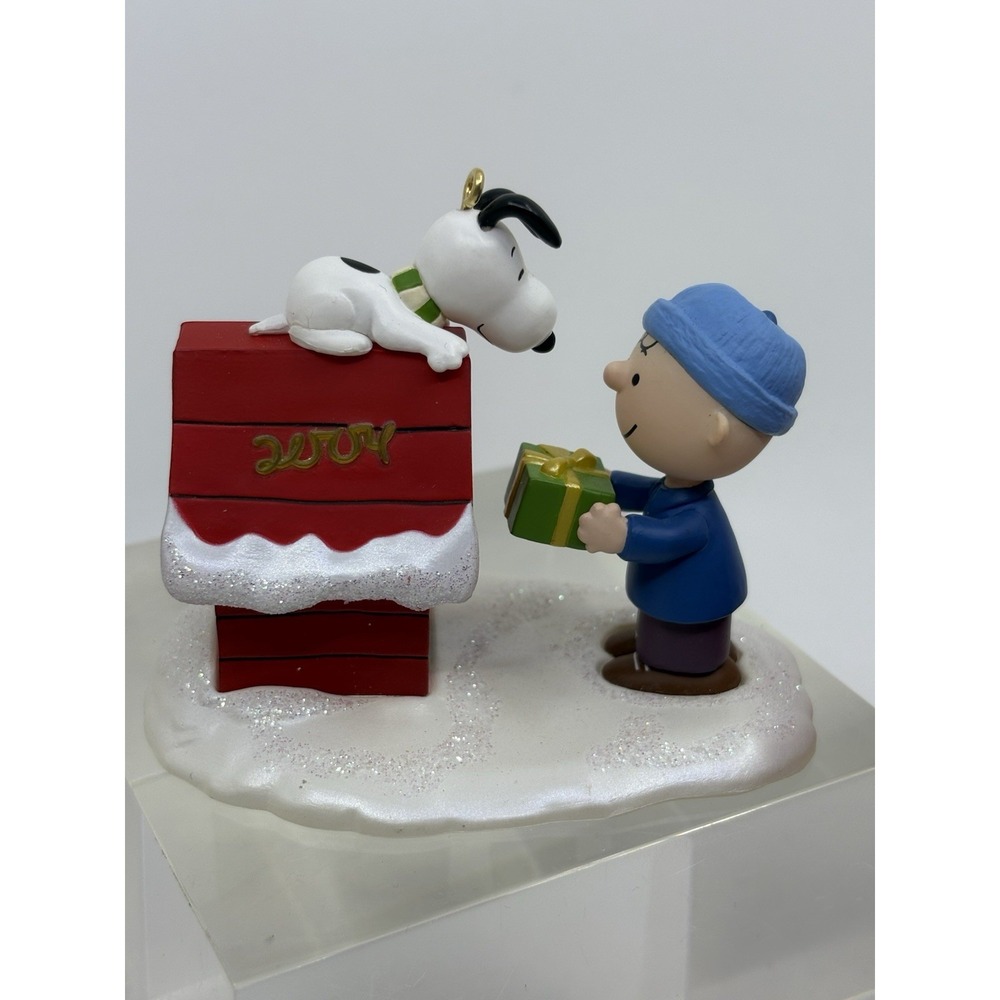 Vintage Peanuts Ornament Christmas Snoopy Dog House Lights Up READ*